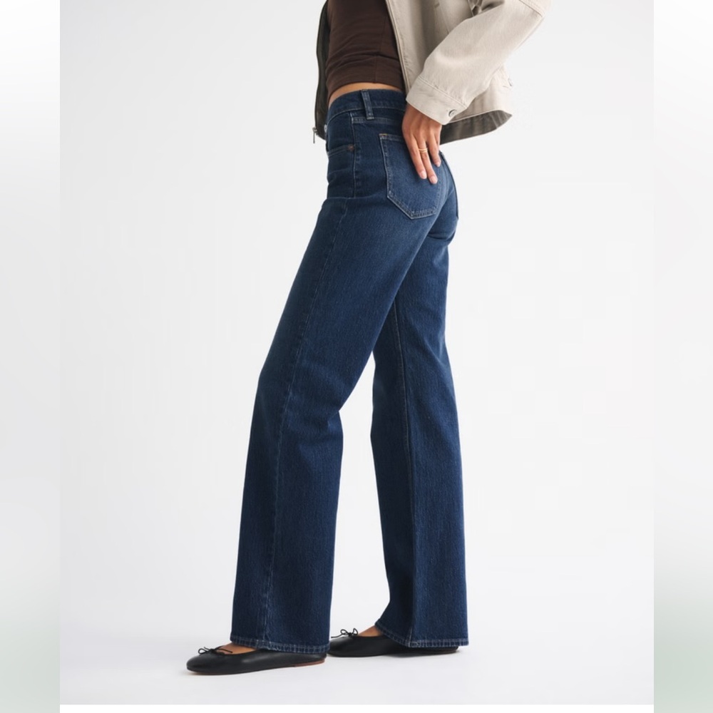 Abercrombie & Fitch High Rise 90’s Relaxed Dark Crossover Waistband size 28 NWT - Picture 4 of 11